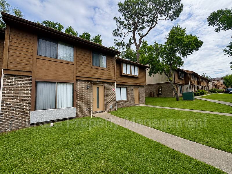 Townhouse for rent at 4974 Sanoma Village, Orlando, FL 32808