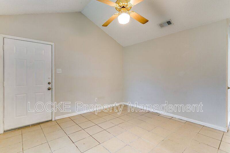 House for rent at 716 S Perkins St #B, Fort Worth, TX 76103