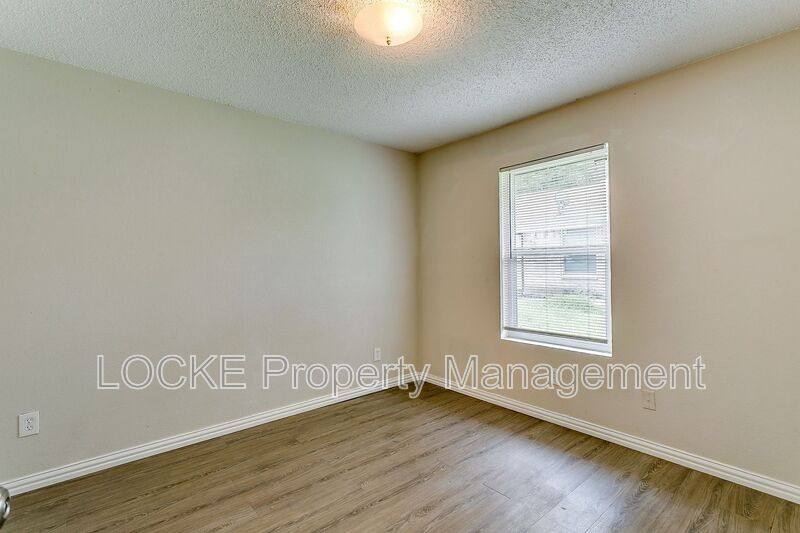 House for rent at 716 S Perkins St #B, Fort Worth, TX 76103
