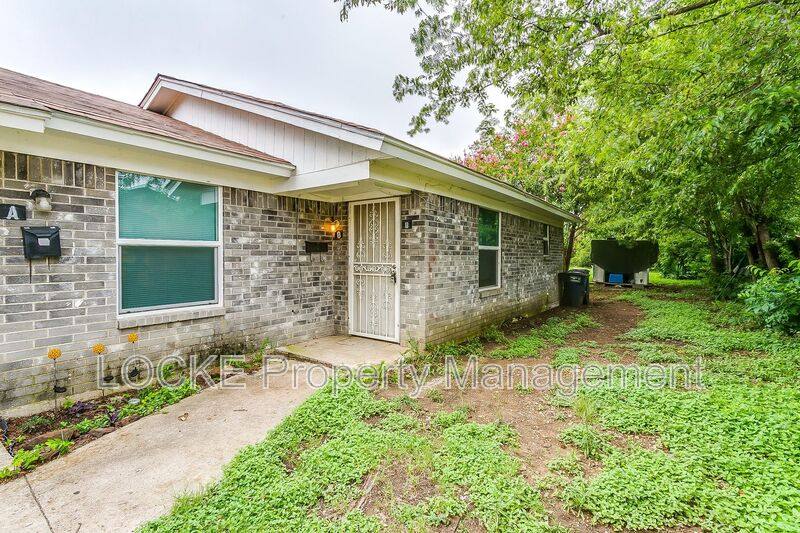 House for rent at 716 S Perkins St #B, Fort Worth, TX 76103