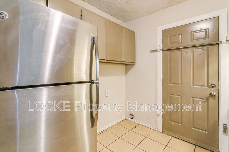 House for rent at 716 S Perkins St #B, Fort Worth, TX 76103