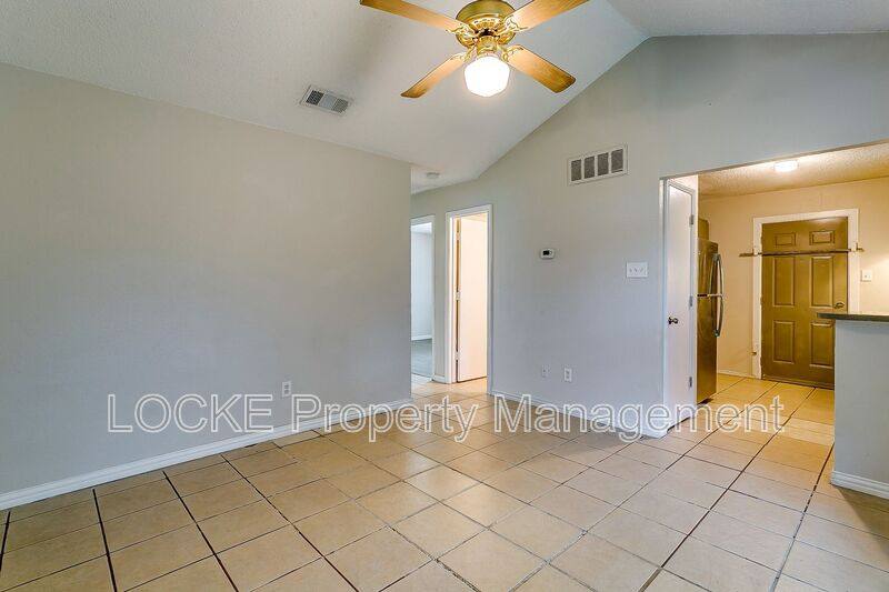 House for rent at 716 S Perkins St #B, Fort Worth, TX 76103