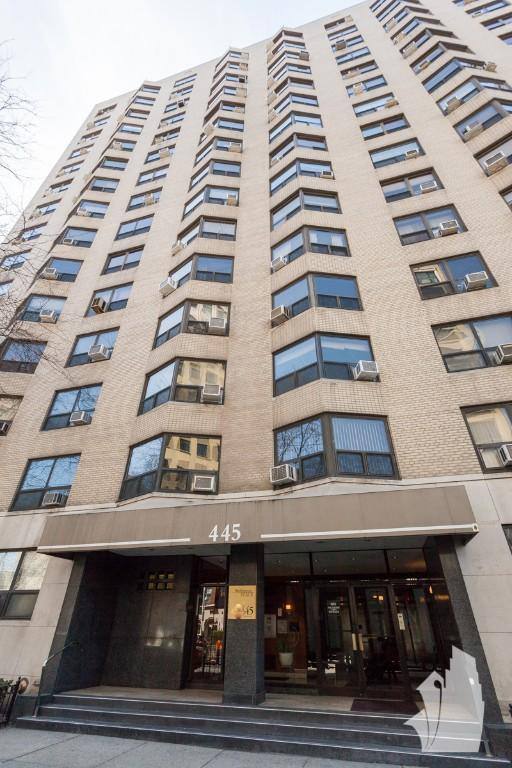 Apartment for rent at 445 W Wellington, Chicago, IL 60657