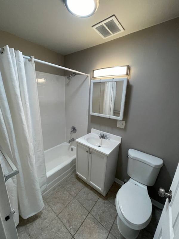 Apartment for rent at 3 N Dryden Place #3-2D, Arlington Heights, IL 60004