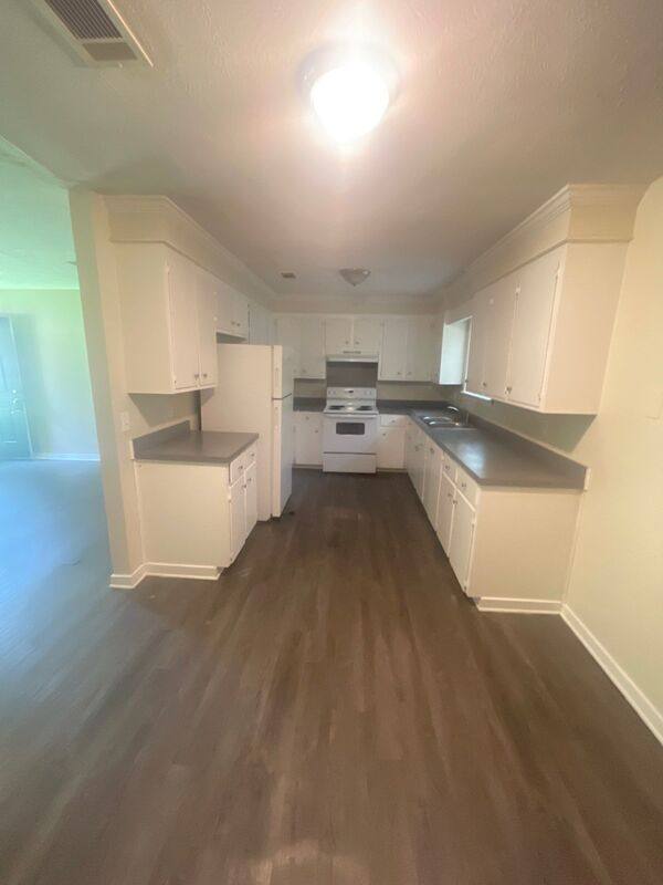 House for rent at 1010 Deryll St, Jackson, MS 39212