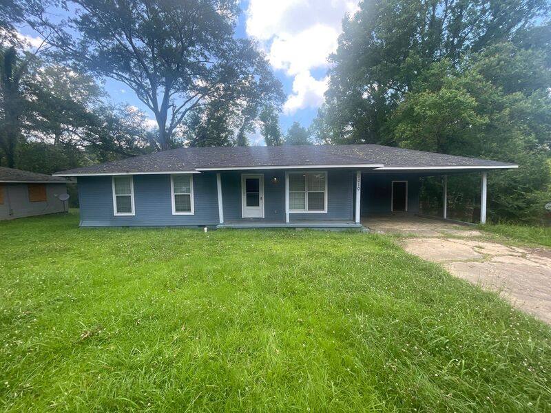 House for rent at 1010 Deryll St, Jackson, MS 39212