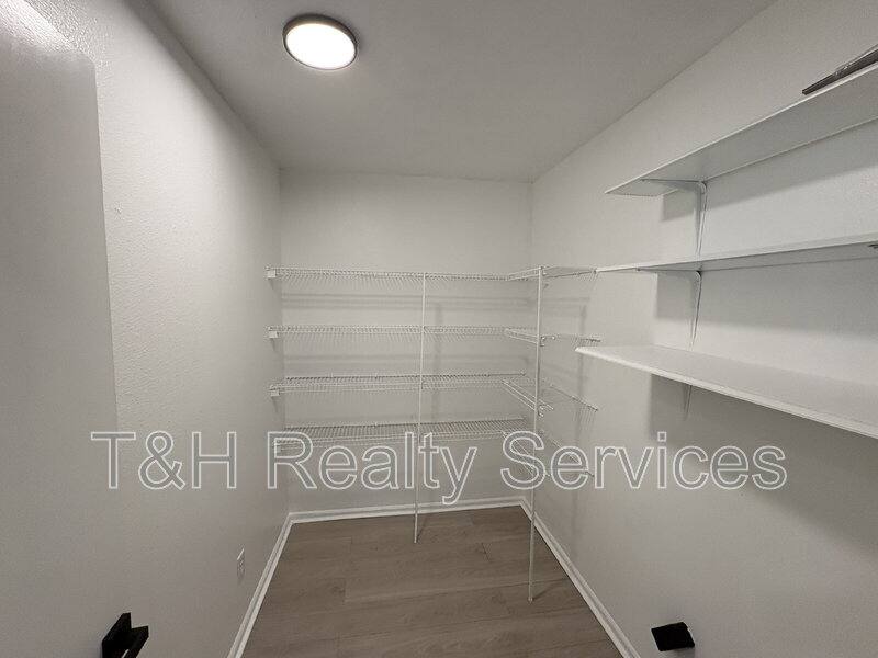 House for rent at 2145 Shadowbrook Dr, Plainfield, IN 46168