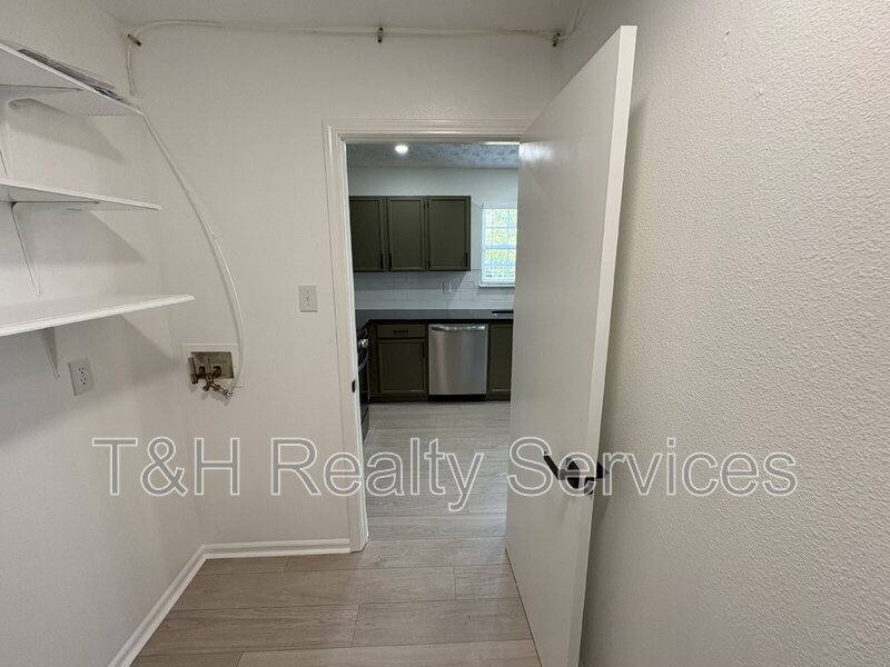 House for rent at 2145 Shadowbrook Dr, Plainfield, IN 46168