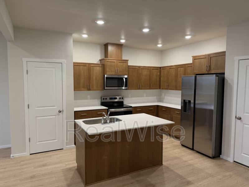 House for rent at 62755 Eagle Rd, Bend, OR 97701