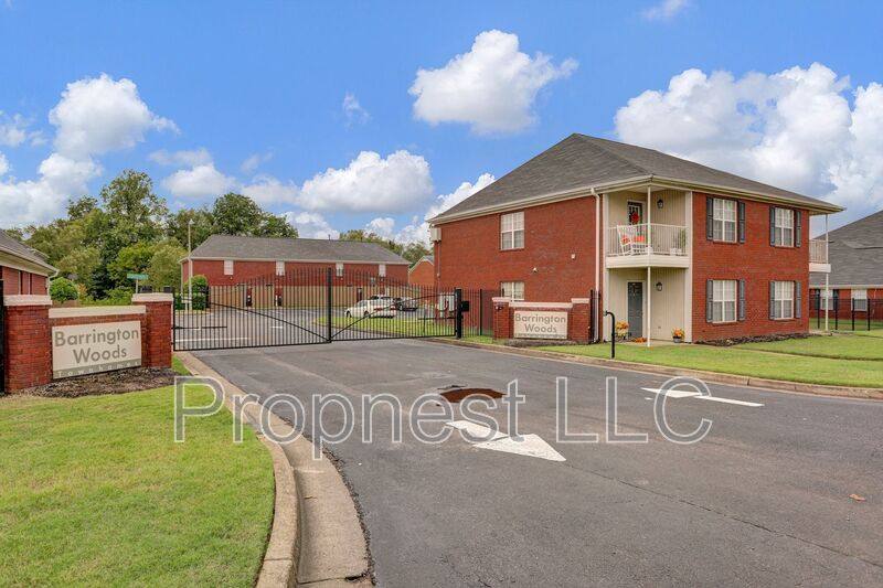 Townhouse for rent at 817 Barrington Woods Cove, Southaven, MS 38671