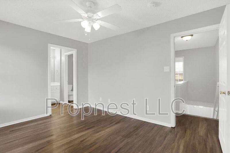 Townhouse for rent at 817 Barrington Woods Cove, Southaven, MS 38671