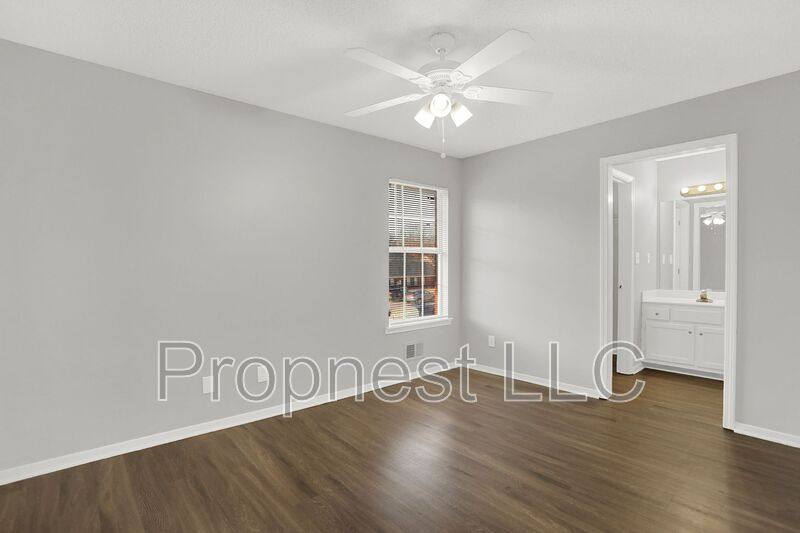 Townhouse for rent at 817 Barrington Woods Cove, Southaven, MS 38671