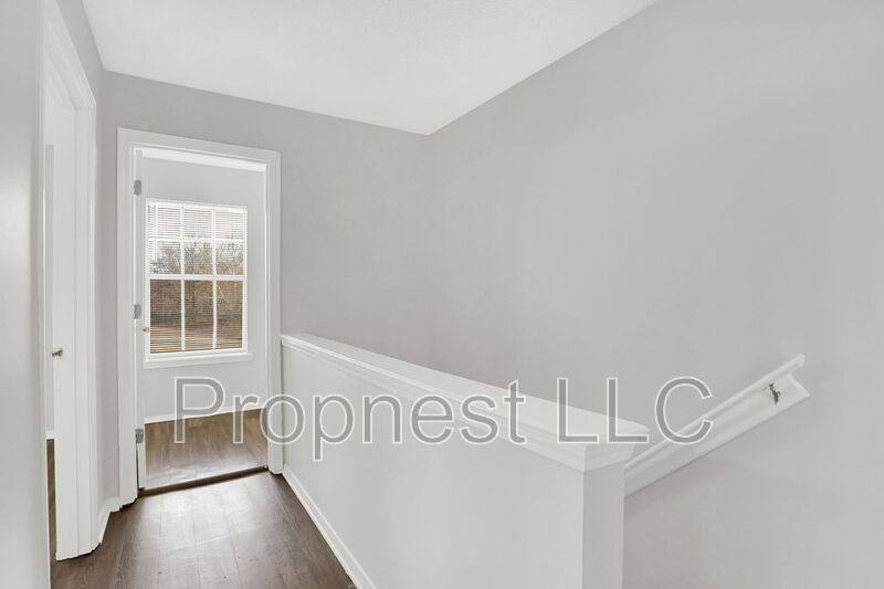 Townhouse for rent at 817 Barrington Woods Cove, Southaven, MS 38671