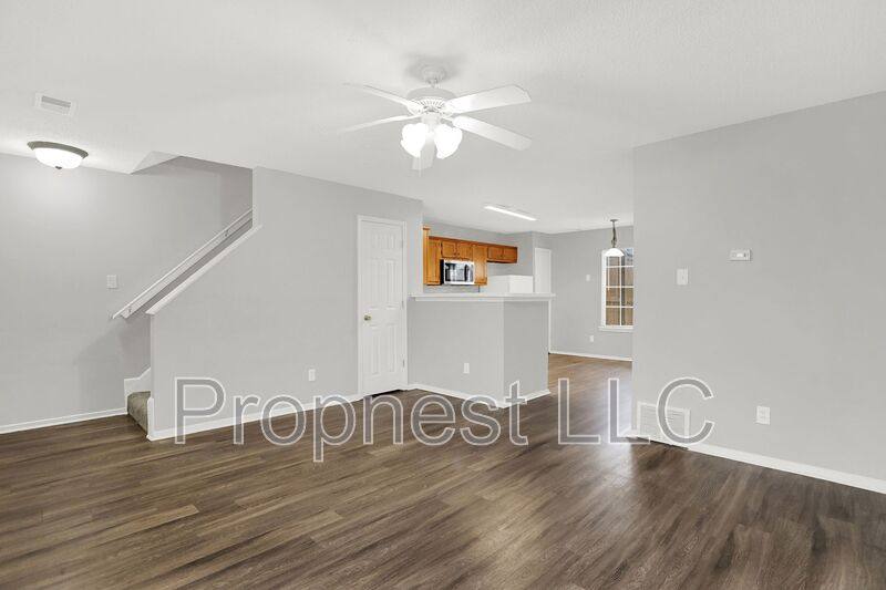 Townhouse for rent at 817 Barrington Woods Cove, Southaven, MS 38671