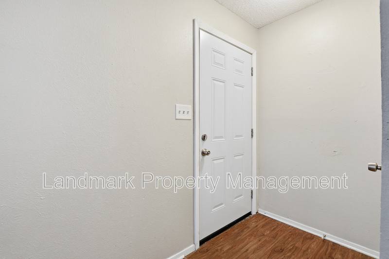 Apartment for rent at 6811 Trail Lake Dr, Fort Worth, TX 76133