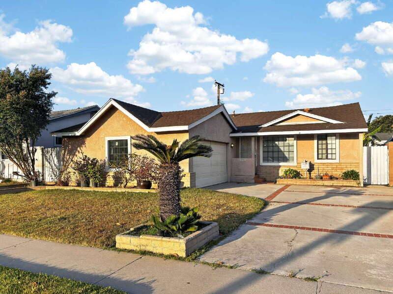 House for rent at 20728 Norwalk Blvd, Lakewood, CA 90715