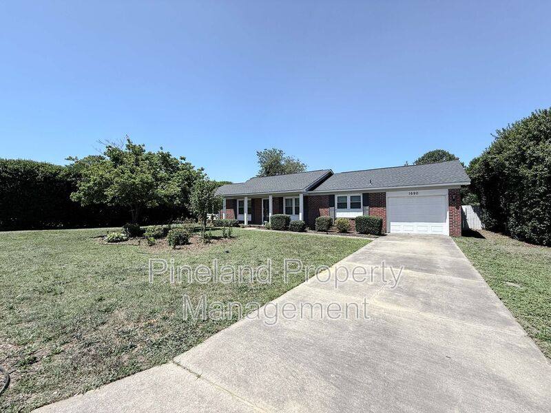 House for rent at 1690 Clairborne Dr, Fayetteville, NC 28314