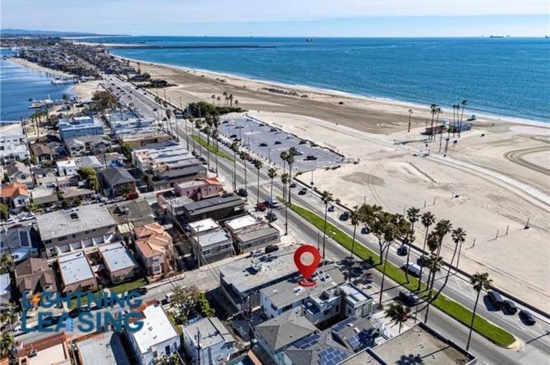 Apartment for rent at 5339 E Ocean Blvd #C, Long Beach, CA 90803