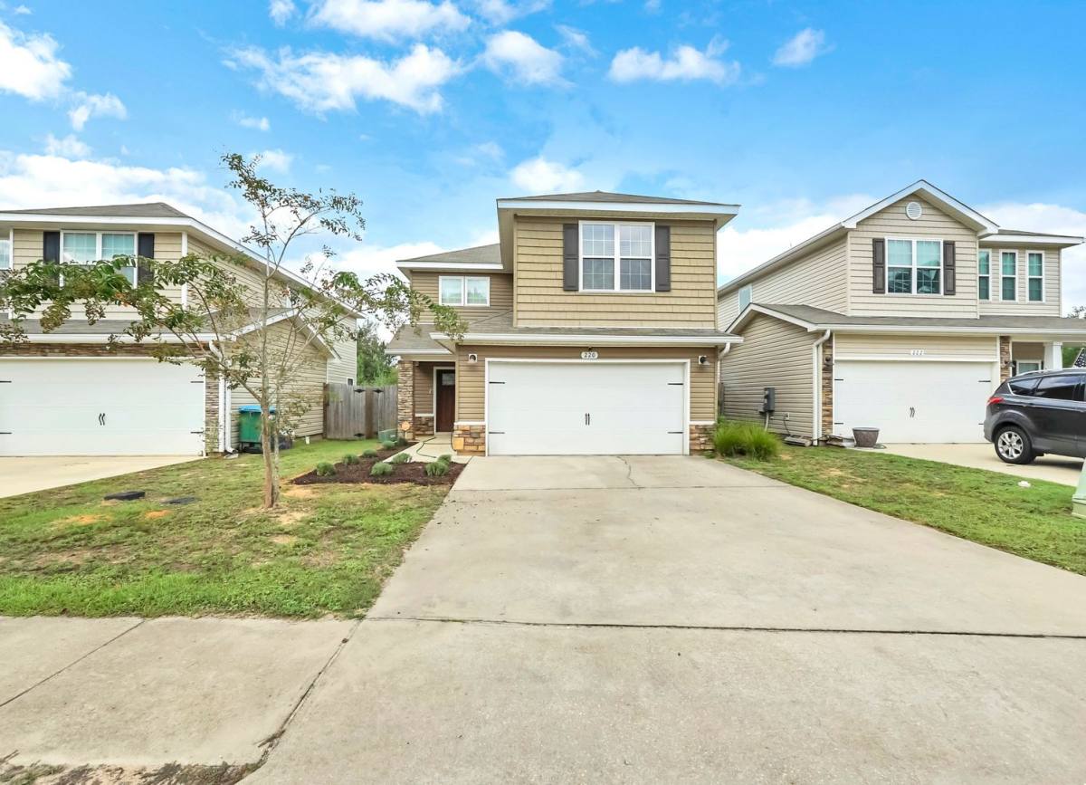 House for rent at 220 Wainwright Dr, Crestview, FL 32539