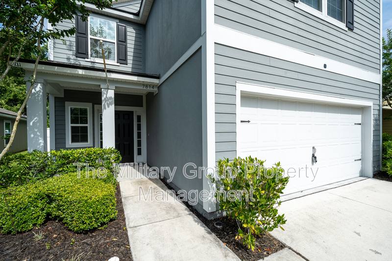 House for rent at 7814 Meadow Walk Lane, Jacksonville, FL 32256