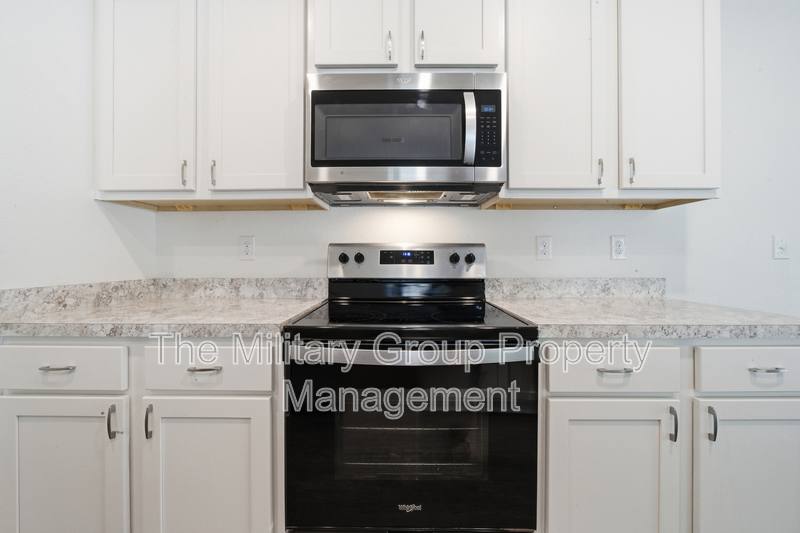 House for rent at 7814 Meadow Walk Lane, Jacksonville, FL 32256
