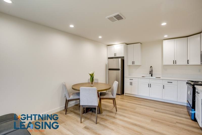Apartment for rent at 12304 Burbank Blvd #15, Valley Village, CA 91607