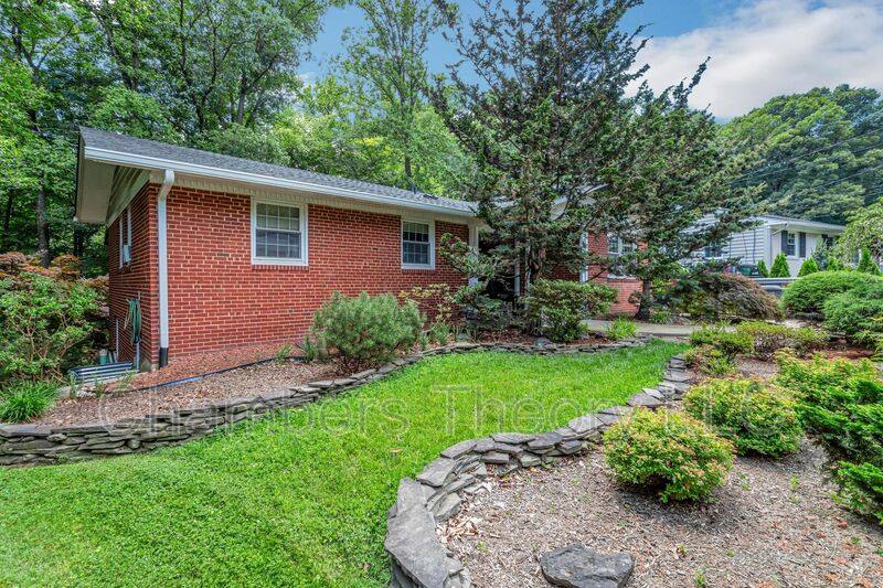 House for rent at 10211 Fox Lane, Fairfax, VA 22030
