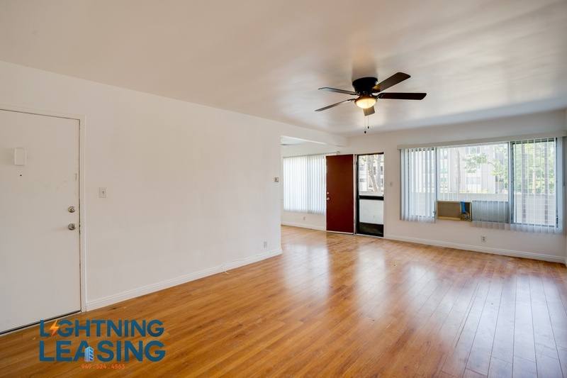 Apartment for rent at 12310 Chandler Blvd #21, Valley Village, CA 91607