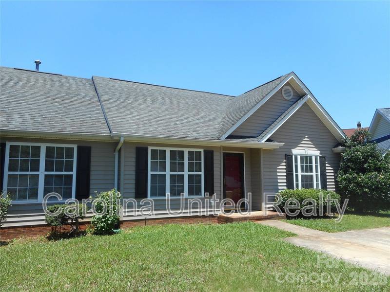 House for rent at 5901 Meadow Hill Dr, Charlotte, NC 28212