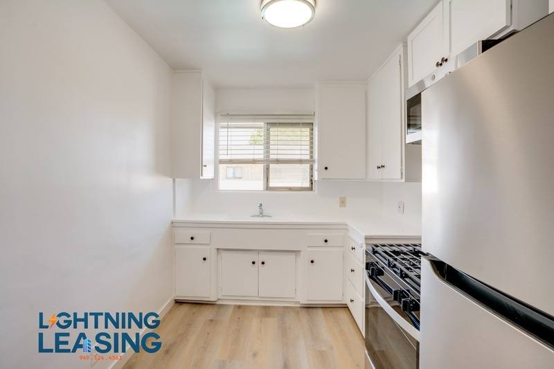 Apartment for rent at 12310 Chandler Blvd #37, Valley Village, CA 91607