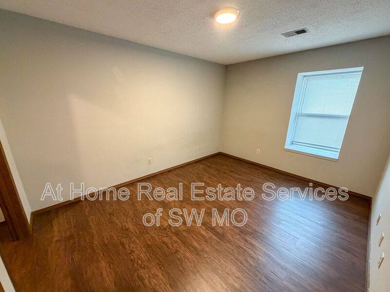 Apartment for rent at 1947 S Ingram Mill Rd #C6, Springfield, MO 65804