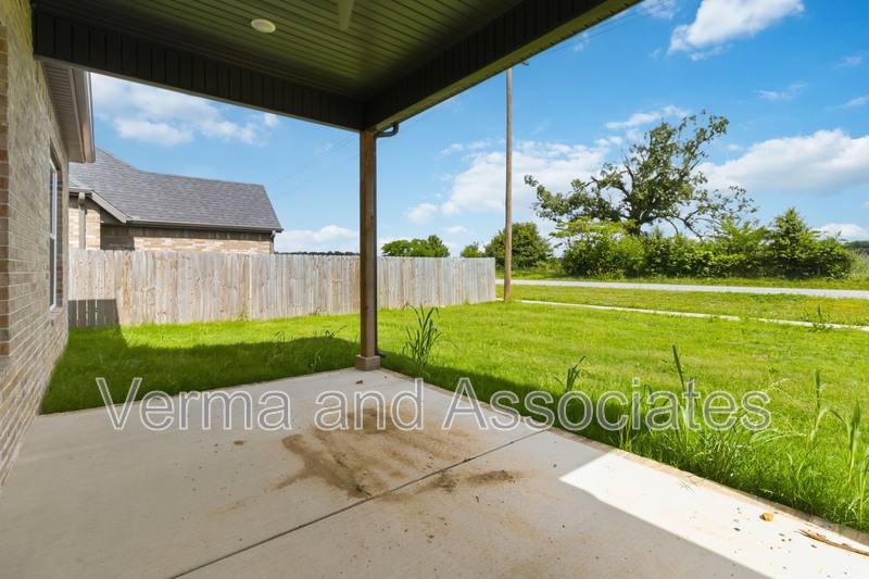 House for rent at 980 Trestle Lane, Centerton, AR 72719