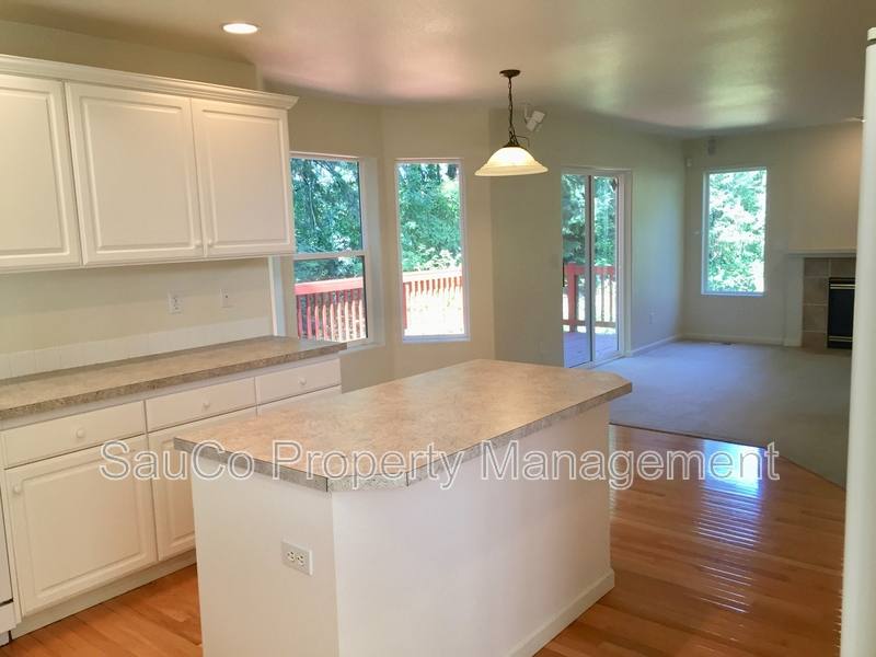 House for rent at 1861 SE 47th Ave, Hillsboro, OR 97123