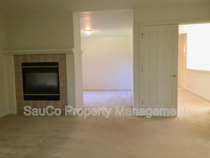 House for rent at 1861 SE 47th Ave, Hillsboro, OR 97123