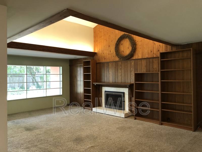 House for rent at 710 NW Midland Ave, Grants Pass, OR 97526