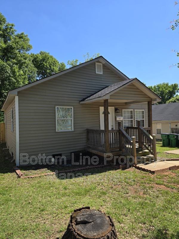 House for rent at 1017 Rodey Ave, Charlotte, NC 28206