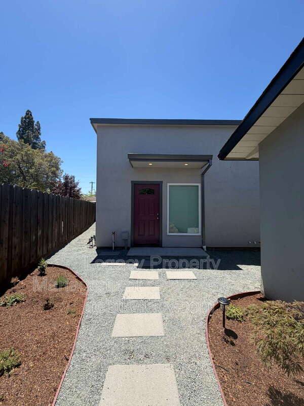House for rent at 1195 Heather Court #A, Concord, CA 94520