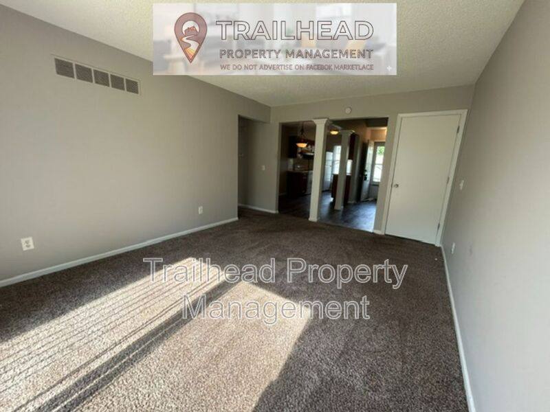 Townhouse for rent at 1323 Laurel St, Kearney, MO 64060