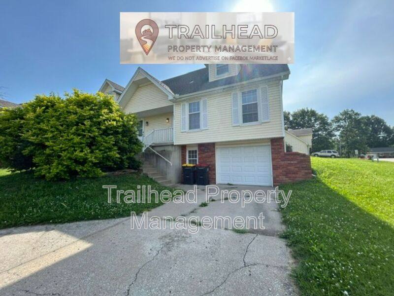 Townhouse for rent at 1323 Laurel St, Kearney, MO 64060