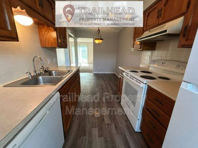 Townhouse for rent at 1323 Laurel St, Kearney, MO 64060