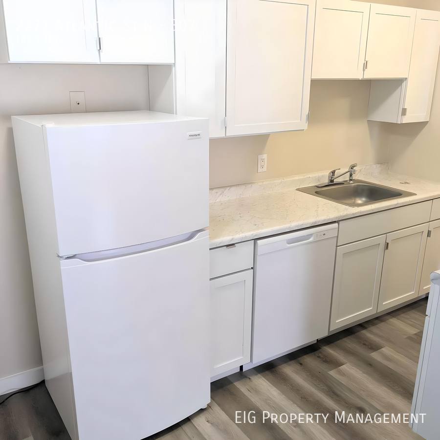Apartment for rent at 2271 Atlantic St N, Saint Paul, MN 55109