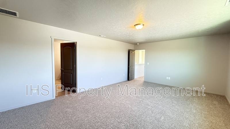 House for rent at 5814 Sidon Lane, Pasco, WA 99301