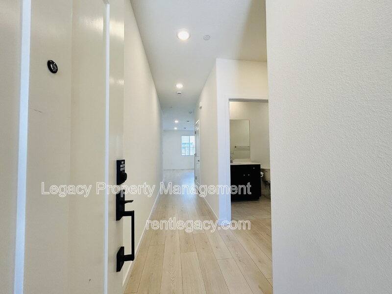House for rent at 8057 Moongate Way, Roseville, CA 95747