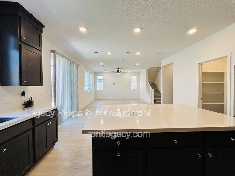 House for rent at 8057 Moongate Way, Roseville, CA 95747