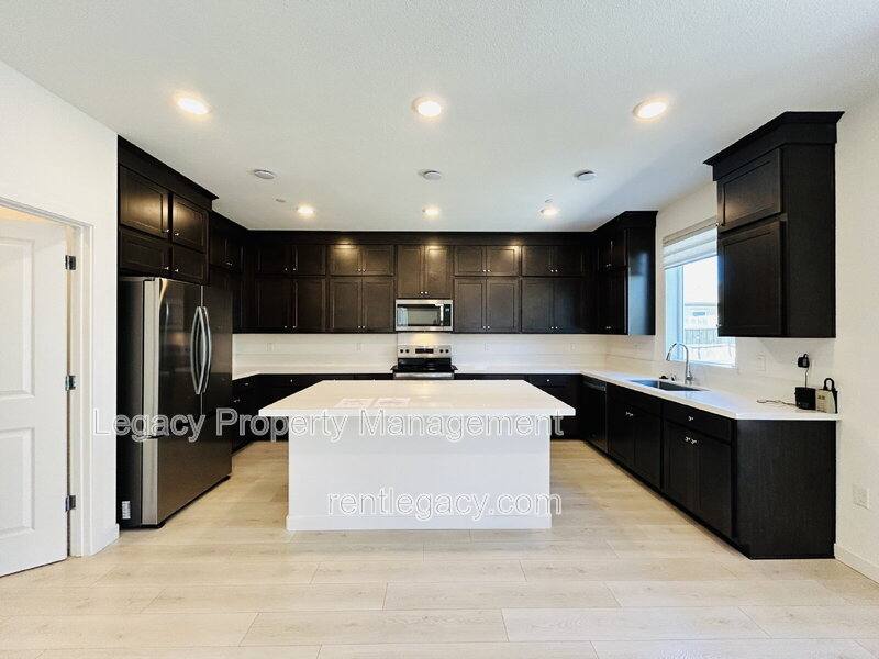 House for rent at 8057 Moongate Way, Roseville, CA 95747
