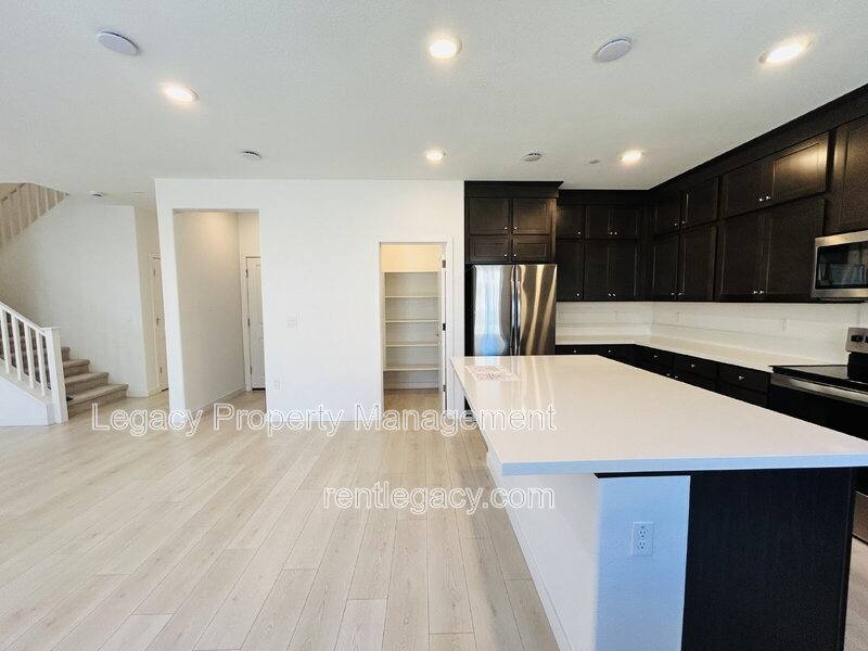 House for rent at 8057 Moongate Way, Roseville, CA 95747