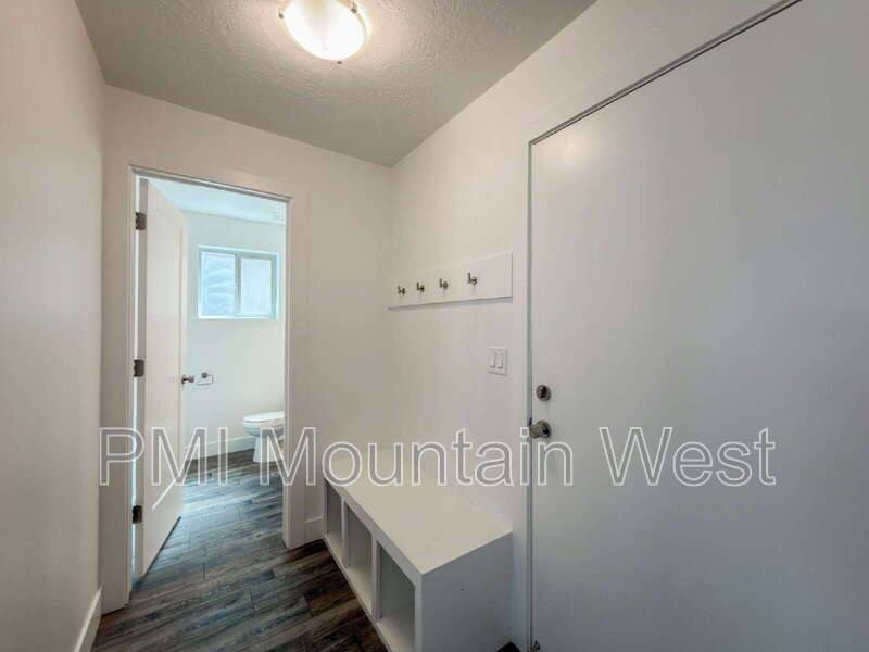 Townhouse for rent at 506 W 2200 N, Layton, UT 84041