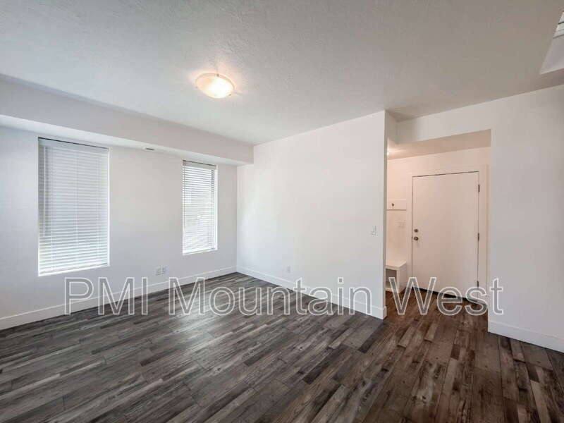 Townhouse for rent at 506 W 2200 N, Layton, UT 84041