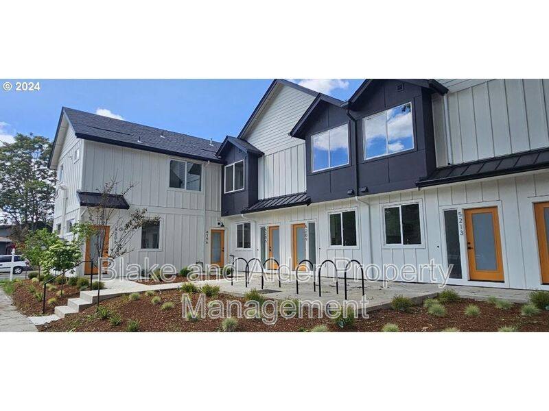 Townhouse for rent at 5221 SE Boise St, Portland, OR 97206