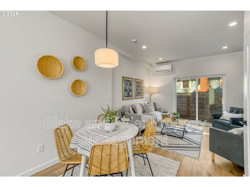 Townhouse for rent at 5221 SE Boise St, Portland, OR 97206